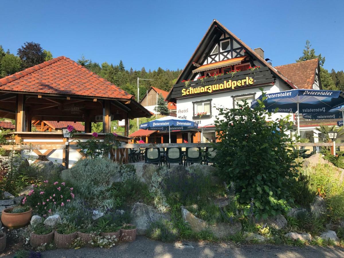 Hotel-Berggasthof Schwarzwaldperle Sasbachwalden Buitenkant foto